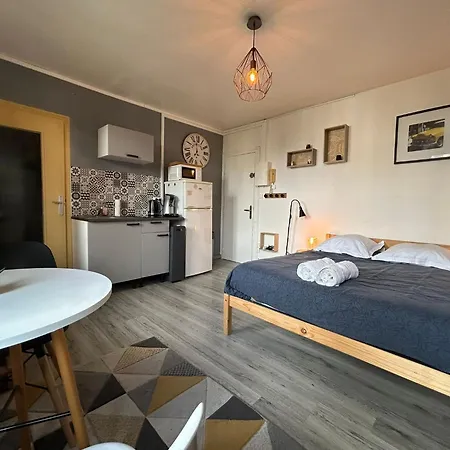 Apartment Lemon Roof